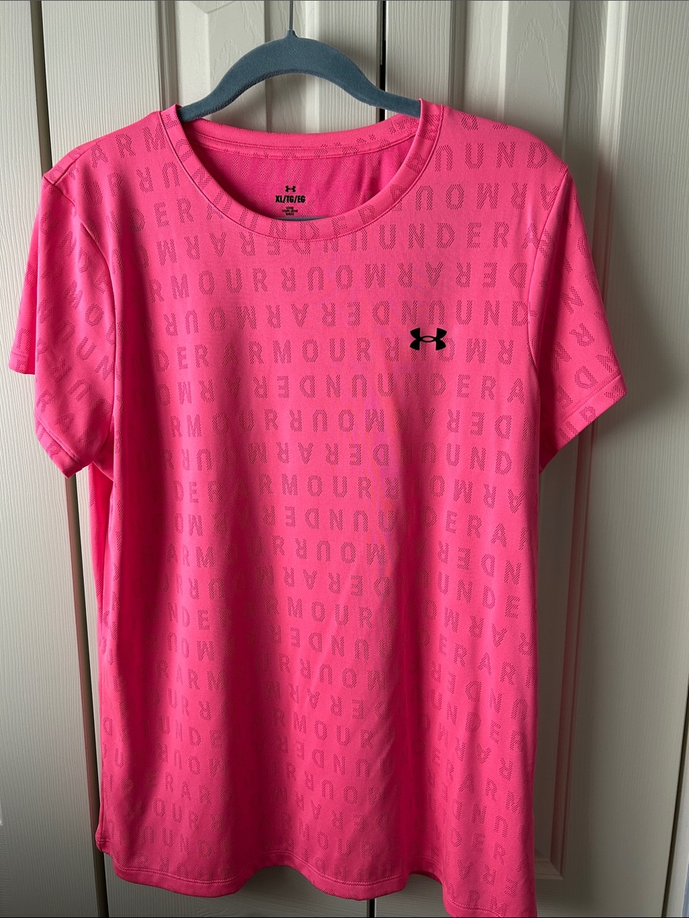 NWT Women’s Under Armour Short Sleeve Athletic Tee XL